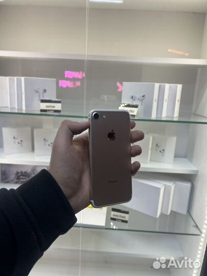 iPhone 7, 32 ГБ