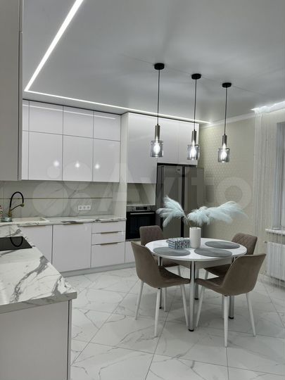 2-к. квартира, 73 м², 1/10 эт.