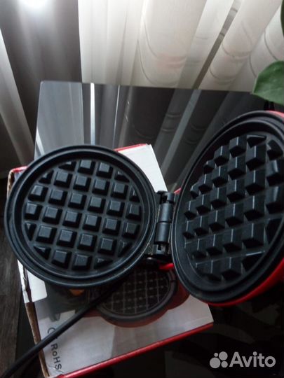 Вафельница Aura