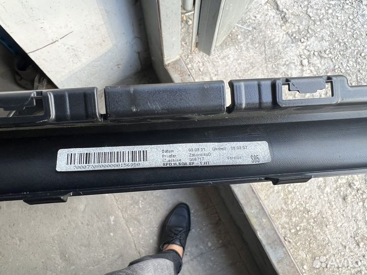 Раздвоенный выхлоп Audi Q8 Ауди SQ8