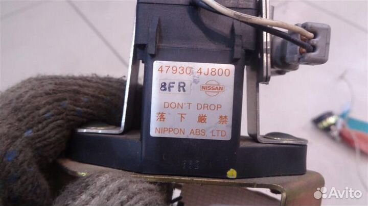 Датчик курсовой устойчивости Nissan Primera P11 1