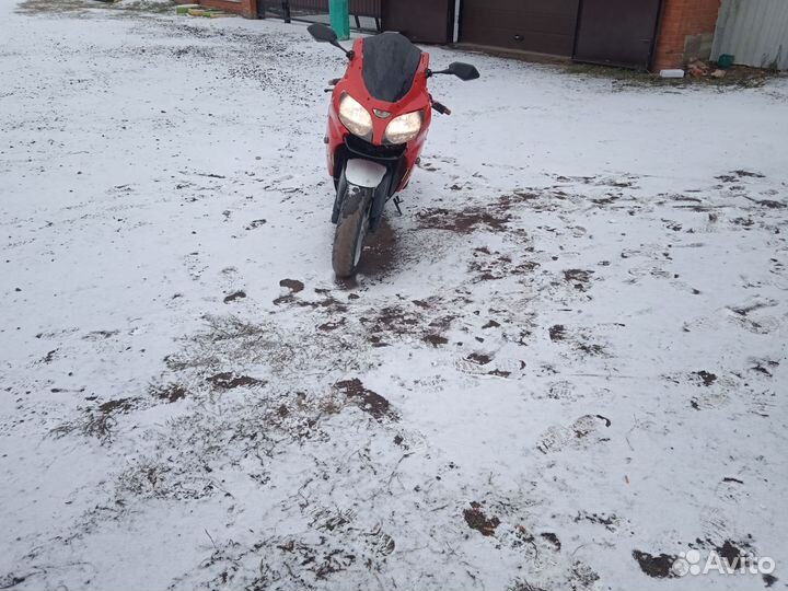 Спортивный мотоцикл