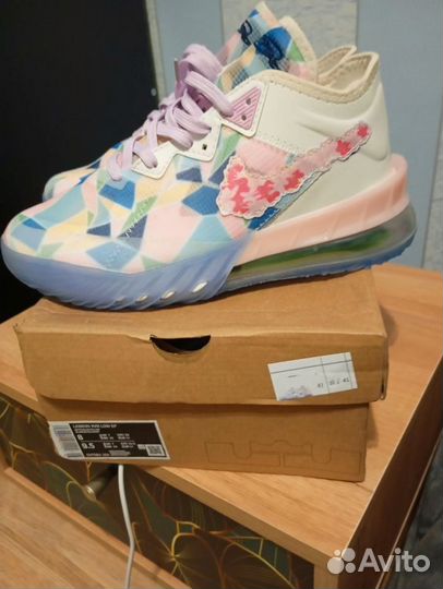 Кроссовки nike женские