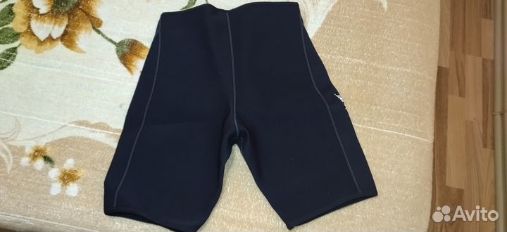 Шорты для плавания из неопрена 2 мм.Новые.Размер М