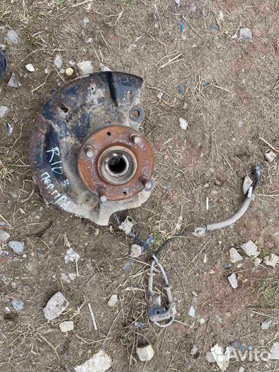 Поворотный кулак передний правый Kia Rio 3