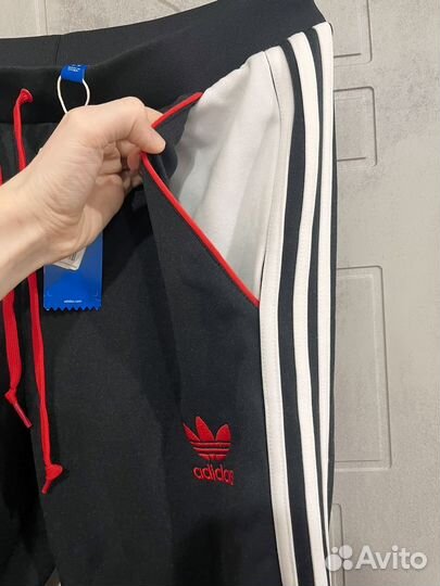 Спортивные штаны adidas
