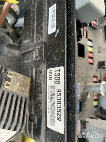 Блок предохранителей Chevrolet Aveo T300