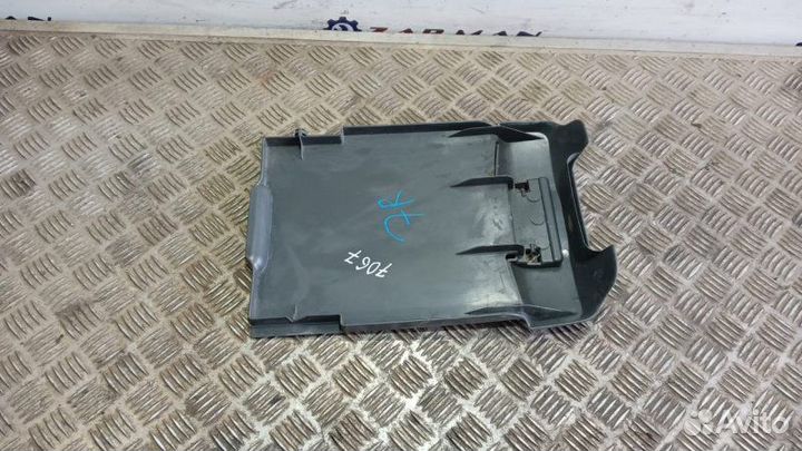 Крышка правая Man Tgl