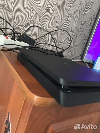Sony playstation 4 slim