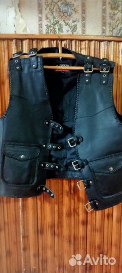 Жилет кожаный