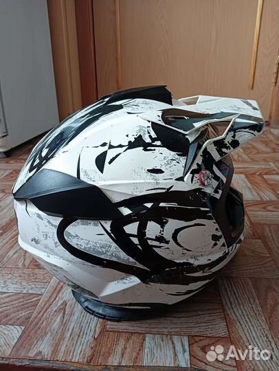 Перчатки и шлем