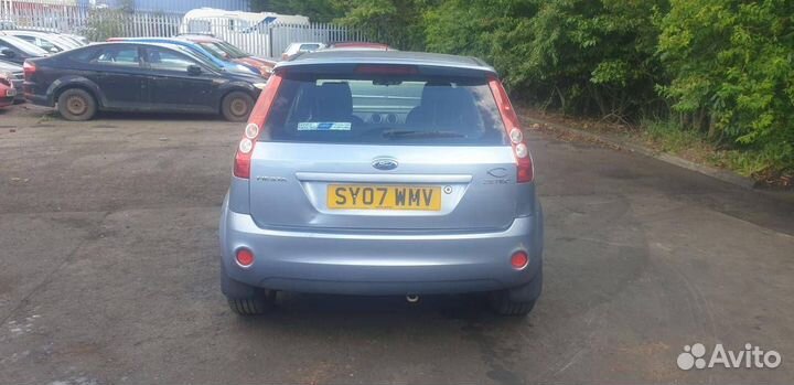 Накладка двери (крышки) багажника Ford Fiesta