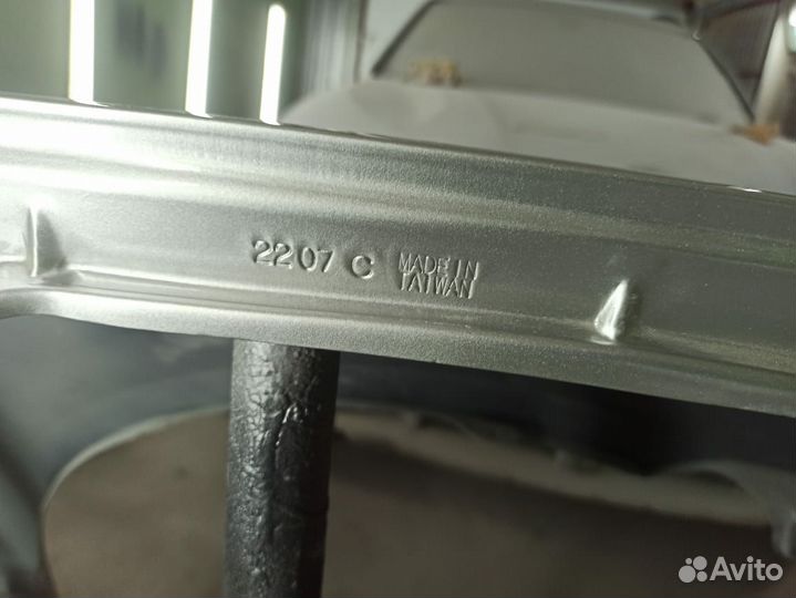 Крыло переднее левое Тойота corolla