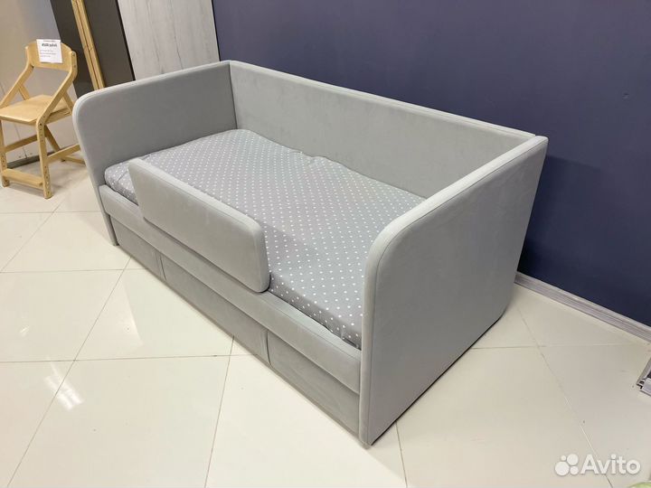 Кровать диван 170*80 с витрины полный комплект