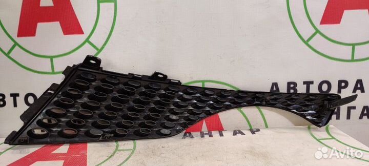 Решетка радиатора передняя правая Nissan Juke F15E