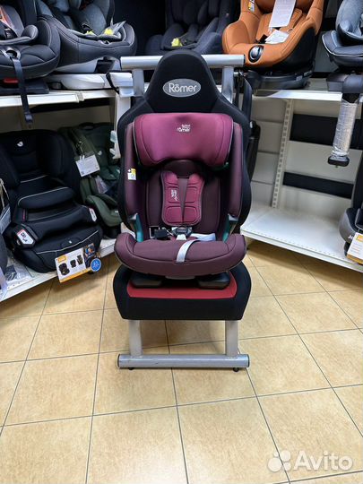Britax Roemer Advansafix m i-size Burgundi