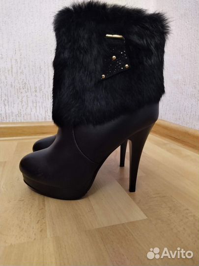 Новые сапоги женские 39 р-р