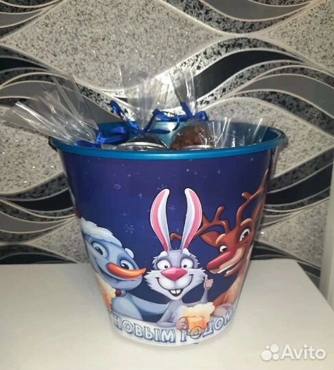 Ведро подарков