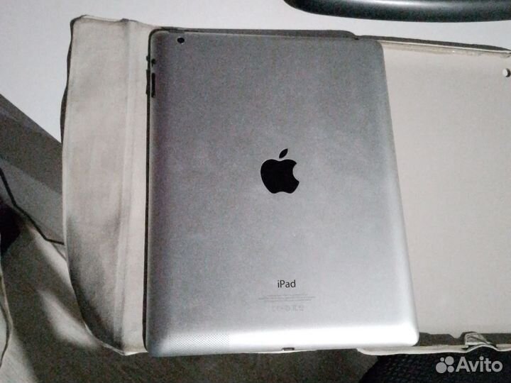 Планшет Apple iPad 4 32Gb Wi-Fi