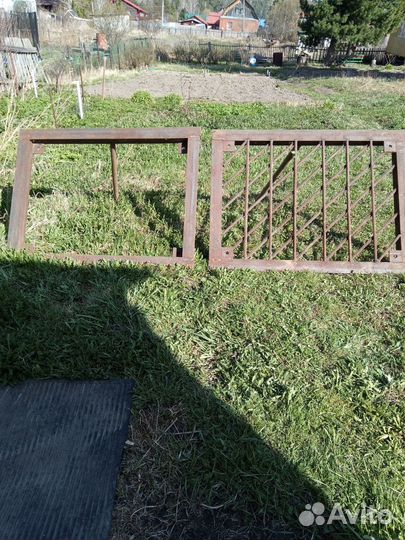 Металлическая решетка на окно