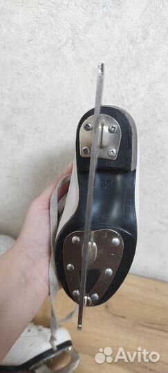 Коньки фигурные 28