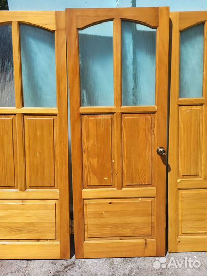 Дверь деревянная