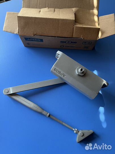 Доводчик двери