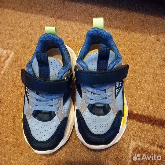 Кроссовки детские