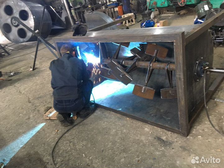 Смеситель кормов горизонтальный