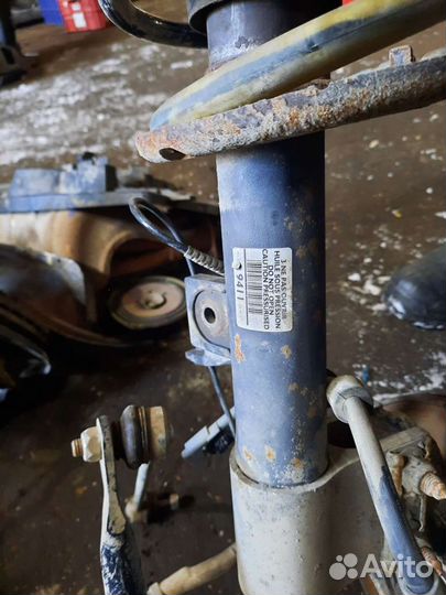 Стойка передняя Ситроен С4 2 citroen c4 2013