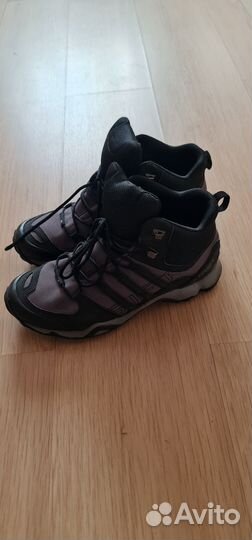 Ботинки adidas для мальчика 38.5 размер