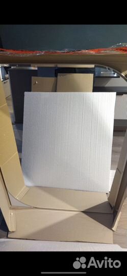 Зеркало настенное новое