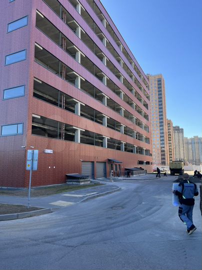 Машиноместо, 14 м²