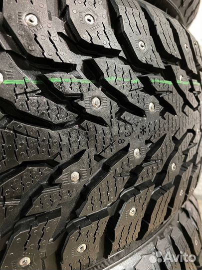 Nokian Tyres Hakkapeliitta 9 SUV 235/45 R20 100T