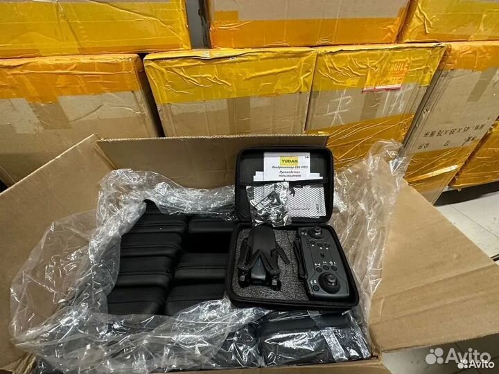 Квадрокоптер с камерой Е88 дрон радиоуправляемый