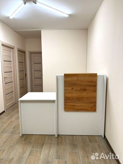 Стойка ресепшен в офис