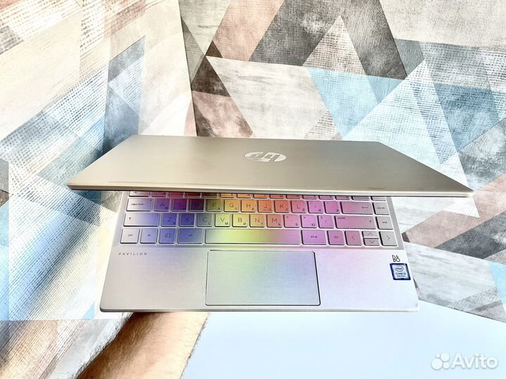 HP pavilion 13-an0071ur