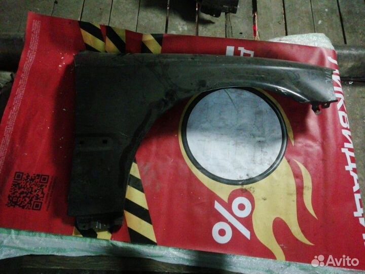 Крыло переднее правое Honda Civic