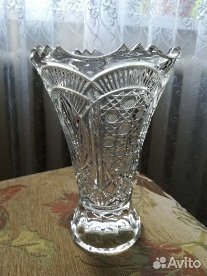 Хрустальная ваза