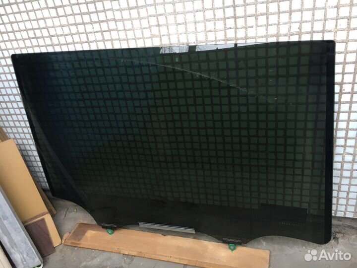 Стекло боковое toyota voxy