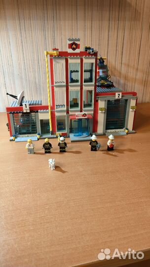 Lego city пожарная часть 60110