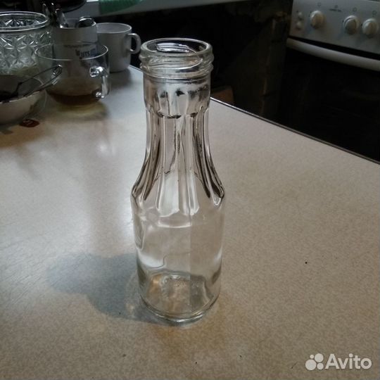 Бутылки стеклянные