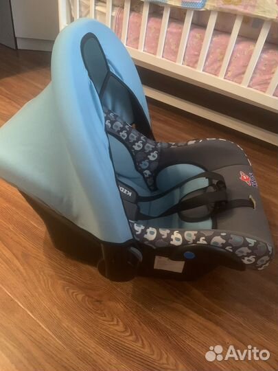 Автомобильное кресло-переноска