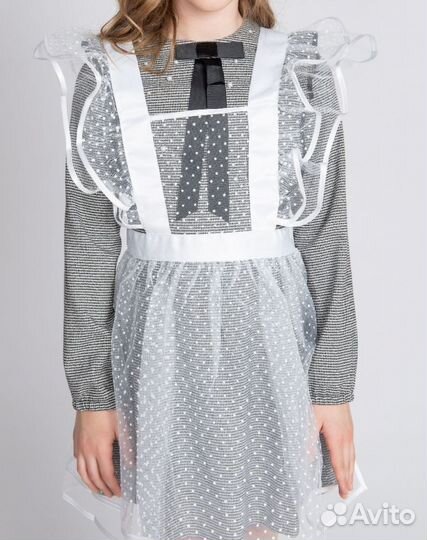 Белый школьный фартук