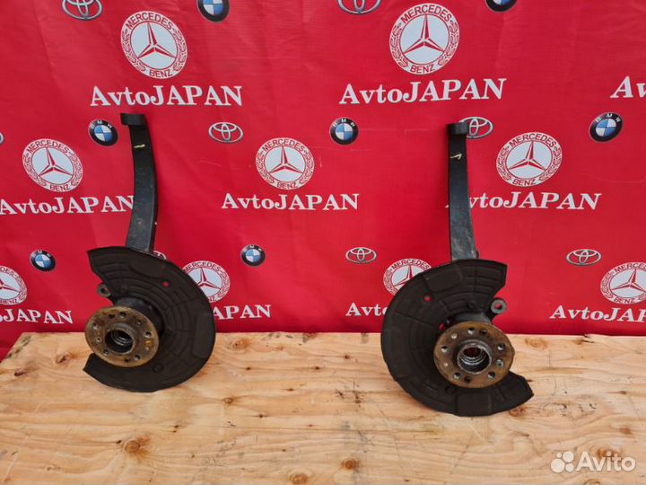 Кулак передний левый Mercedes-Benz R W251 M272.967