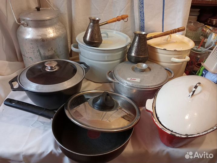 Кастрюли, сковороды, кухонная утварь