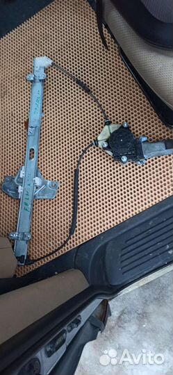 Стеклоподъемник левый grand starex