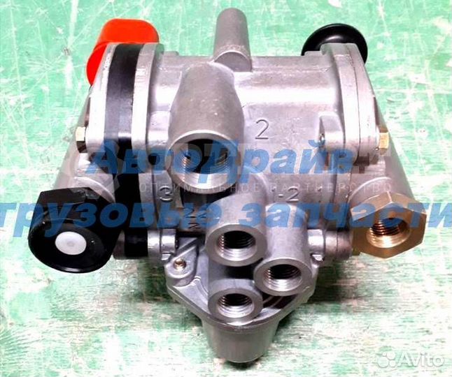 Тормозной кран прицепа комбинированный с обратным клапаном