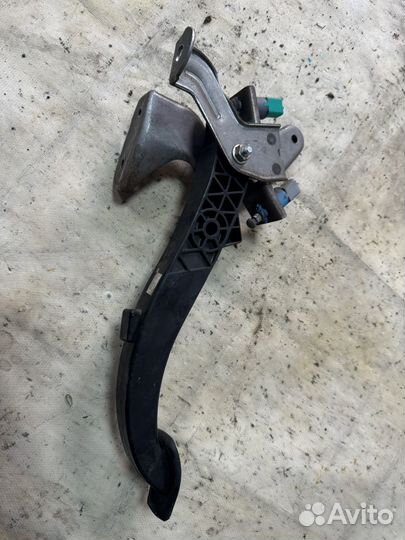 Педаль сцепления Renault Megane 2