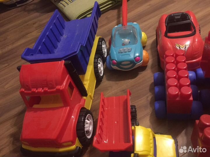Машинки, трактора и др.игрушки развивашки за 900